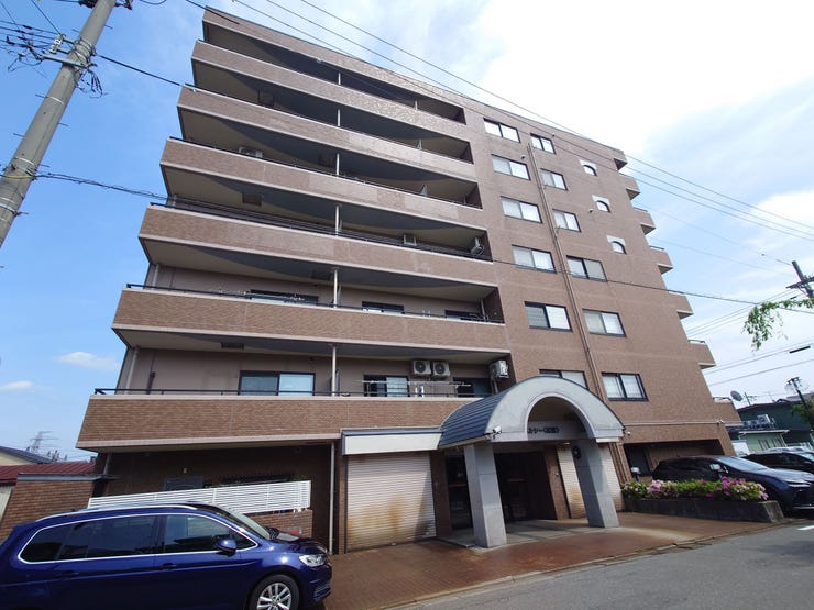 信開ベルシー城東 福井市城東２丁目の中古マンション 外観